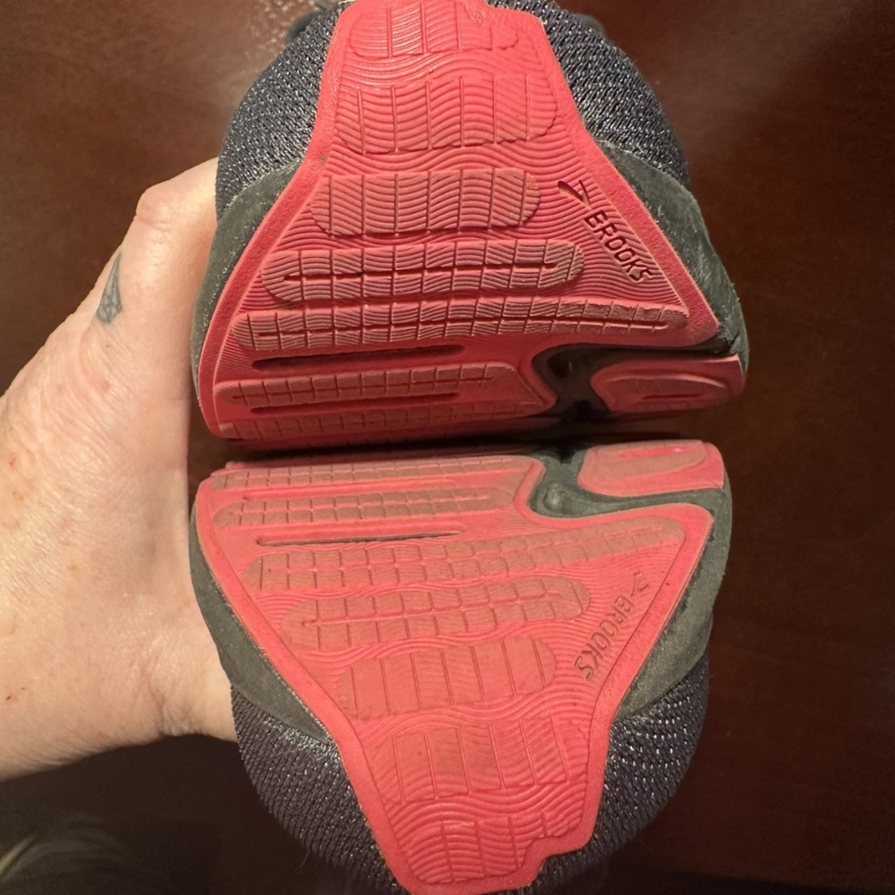 Womens Brooks Ghost Max Running Shoe Size 7.5, Black - Picture 8 of 11
